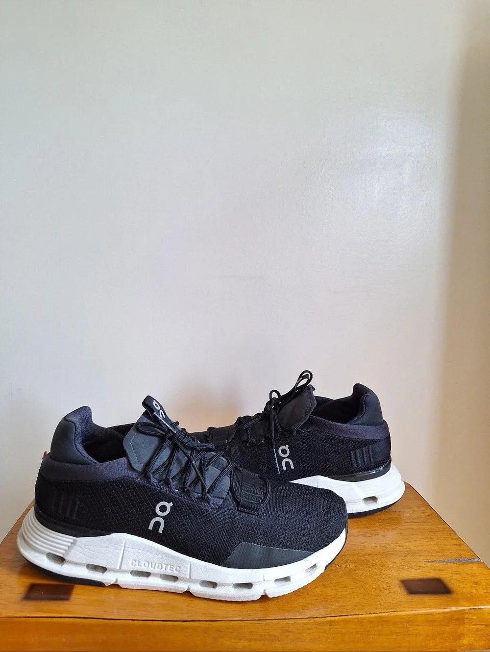 On Cloudnova Women's Black And White Size 10.5